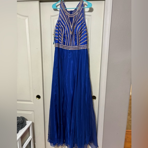 Amazon Prom Dress - Picture 2 of 5
